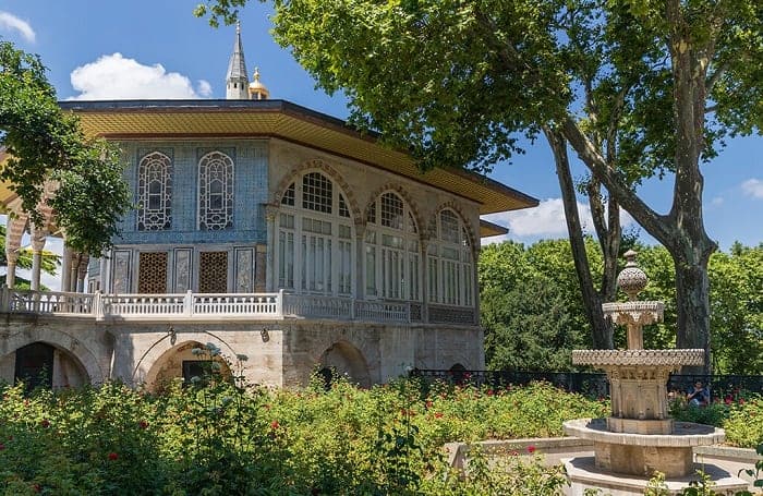 Sections, gates, courtyards and pavilions in Topkapi Palace